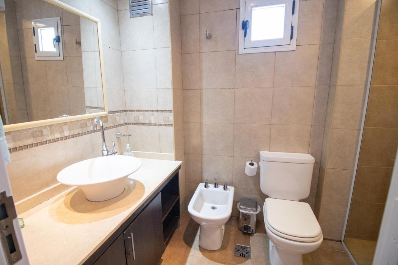 Apartamento Departamento Vista Al Rio 2 Dormitorios, Dos Baños. Amplio Y Moderno